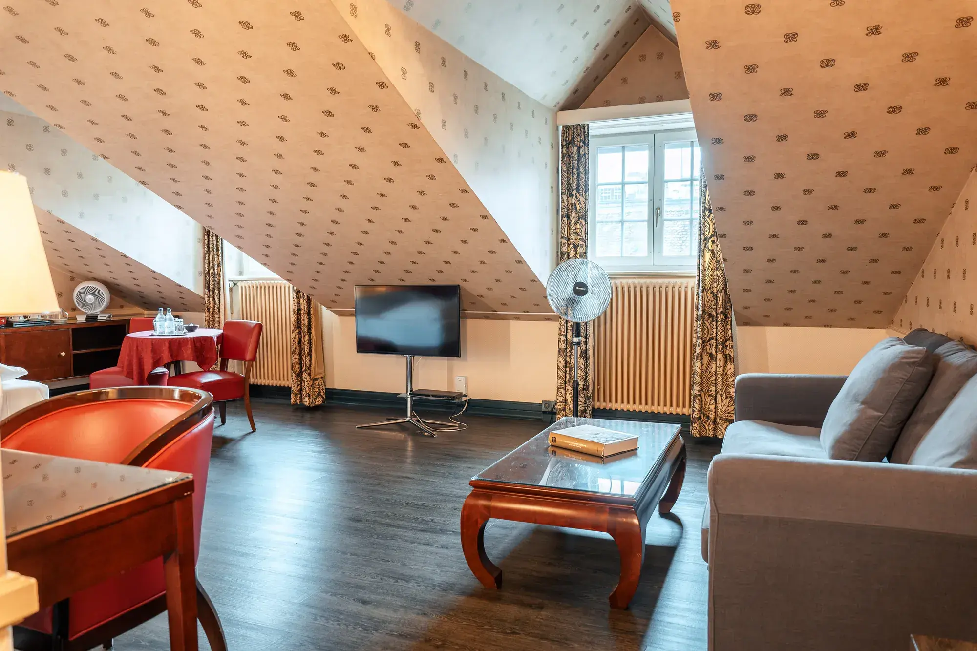 Salon de la Suite Klimt sous les combles