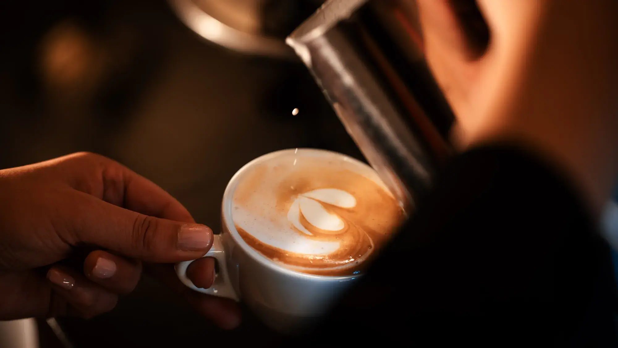 Cappuccino mit Latte-Art-Herz