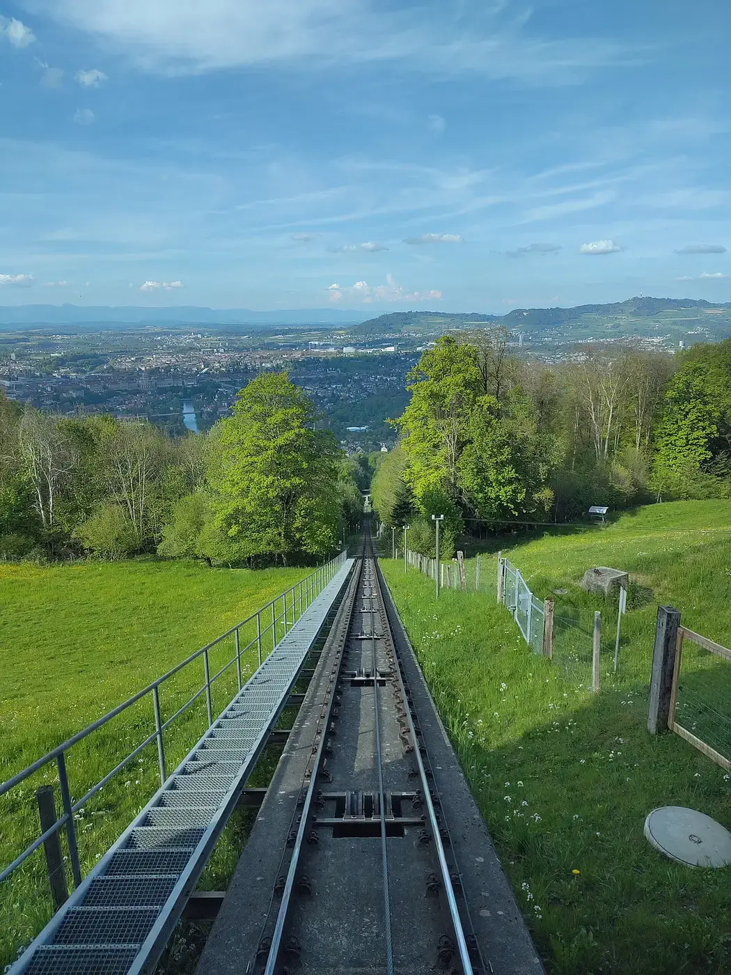 Blick von der Gurtenbahn über Bern